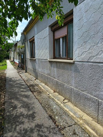 Eladó családi ház, Győrváron 17.5 M Ft, 2+1 szobás