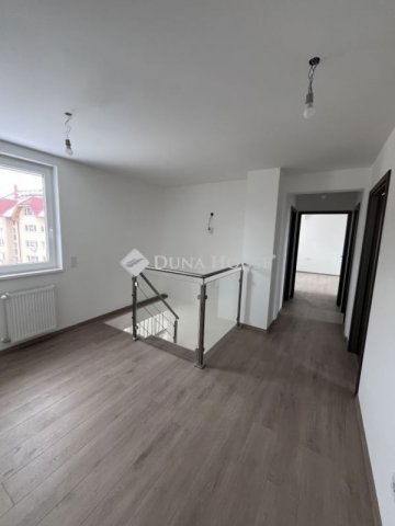 Eladó téglalakás, Gyöngyösön 133.283 M Ft, 4 szobás