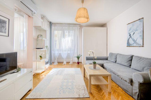 Eladó téglalakás, Budapesten, V. kerületben, Széchenyi utcában