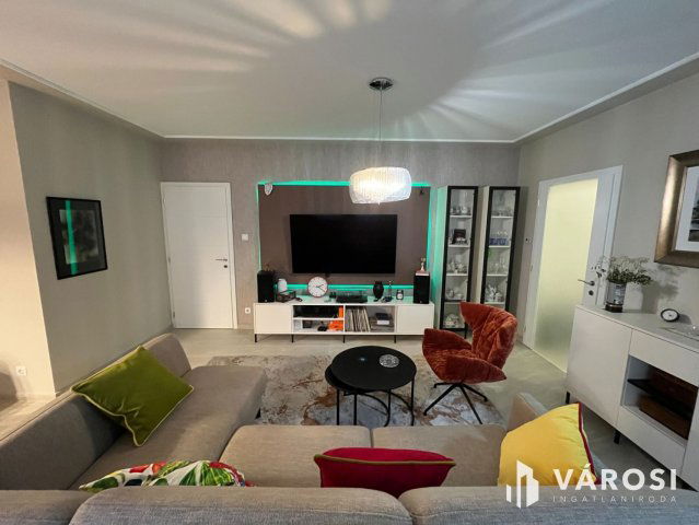 Eladó téglalakás, Debrecenben 147.5 M Ft, 3 szobás