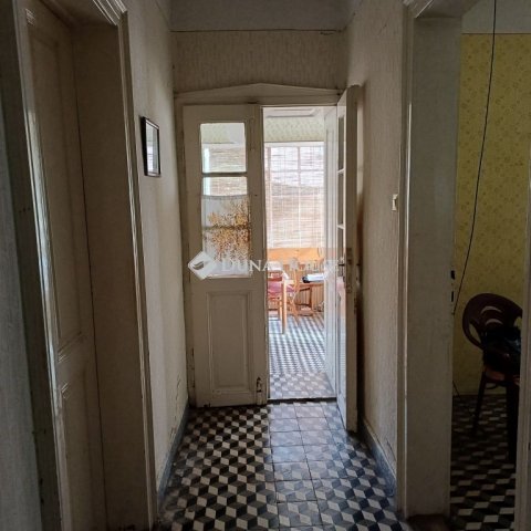 Eladó családi ház, Pécsett 36 M Ft, 3 szobás