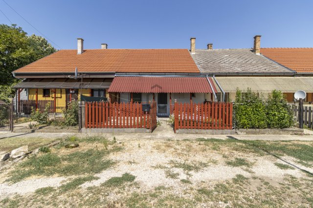 Eladó téglalakás, Polgárdin 21.9 M Ft, 2 szobás