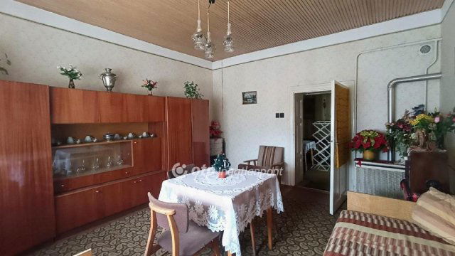 Eladó családi ház, Jászfényszarun 29.5 M Ft, 2+1 szobás