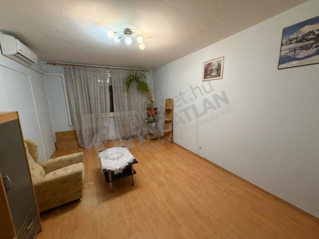 Eladó panellakás, Budapesten, XV. kerületben, Páskomliget utcában