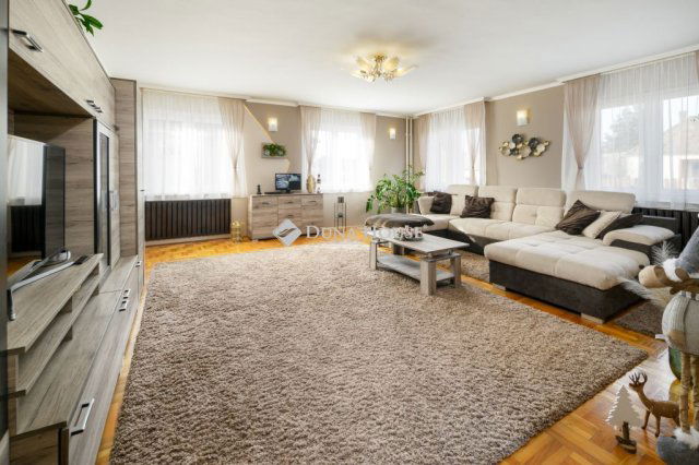 Eladó családi ház, Zsámbokon 114.9 M Ft, 5 szobás