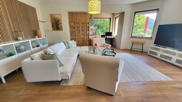 Eladó családi ház, Csobánkán 239 M Ft, 6 szobás