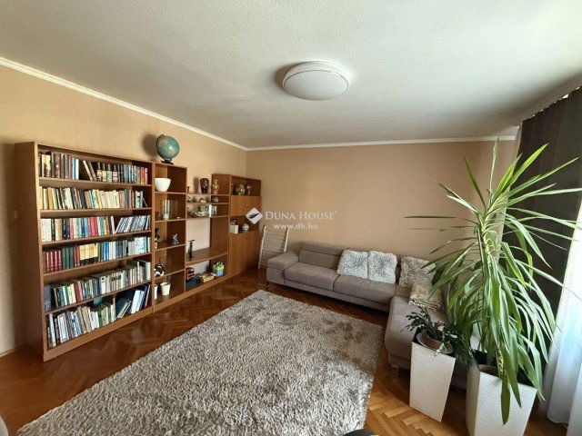 Eladó családi ház, Nyíregyházán 79.9 M Ft, 5 szobás