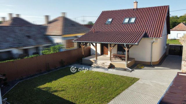 Eladó családi ház, Bébén 78 M Ft, 1+3 szobás