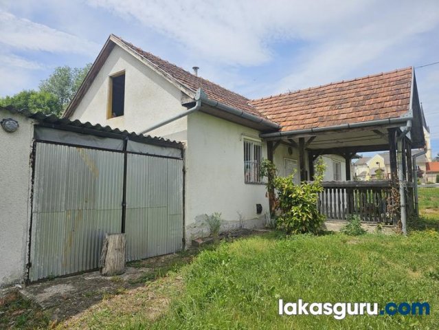 Eladó családi ház, Zalalövőn 15 M Ft, 3 szobás