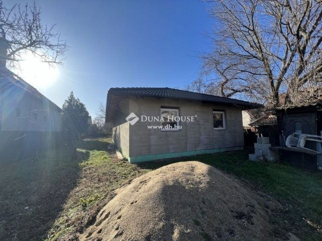Eladó családi ház, Szigethalmon 79.9 M Ft, 3 szobás