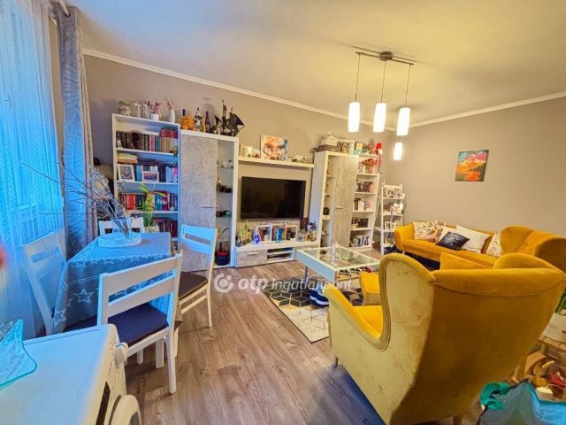 Eladó ikerház, Gyarmaton 45 M Ft, 2+1 szobás