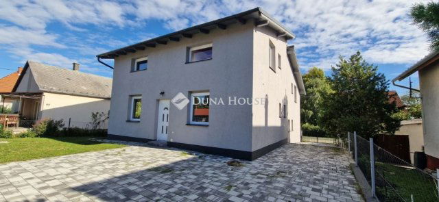 Eladó családi ház, Balatonfenyvesen 89.5 M Ft, 4 szobás