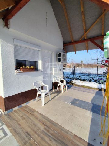 Eladó nyaraló, Újszentivánon 23.5 M Ft, 1 szobás