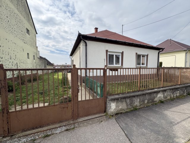 Eladó családi ház, Nagykanizsán 44.9 M Ft, 4+1 szobás