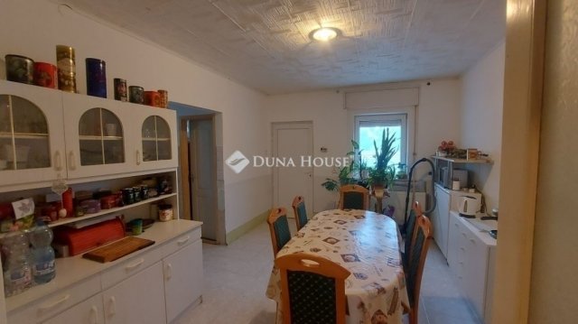 Eladó családi ház, Turán 45 M Ft, 3 szobás