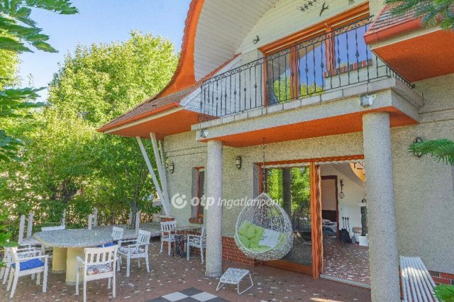 Eladó családi ház, Gárdonyban 220 M Ft, 5 szobás