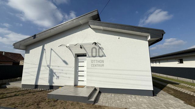 Eladó sorház, Tégláson 67.6 M Ft, 4 szobás