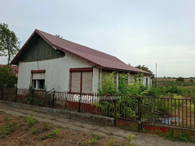 Eladó családi ház, Nádudvaron 5.8 M Ft, 2 szobás