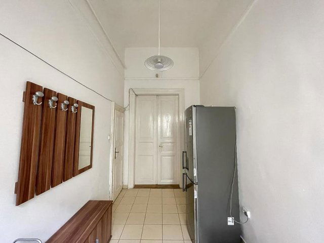 Eladó téglalakás, Budapesten, VI. kerületben, Izabella utcában