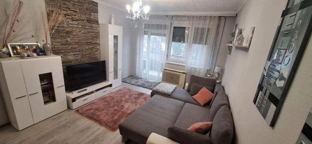 Eladó téglalakás, Kaposváron 36.9 M Ft, 2 szobás