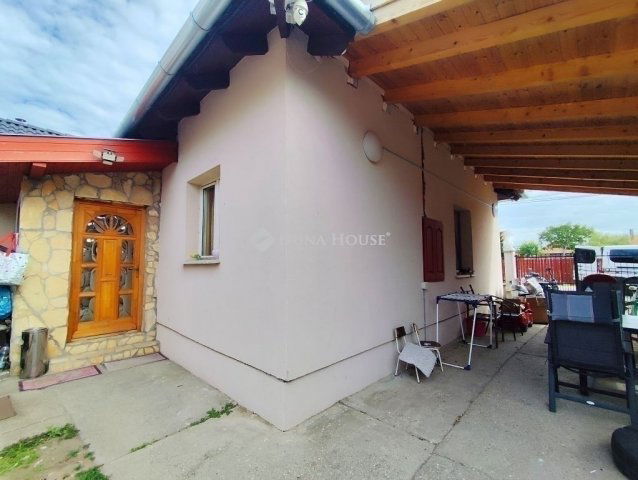 Eladó családi ház, Vecsésen 69.9 M Ft, 3 szobás