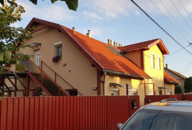 Eladó családi ház, Gyömrőn 189 M Ft, 8+7 szobás