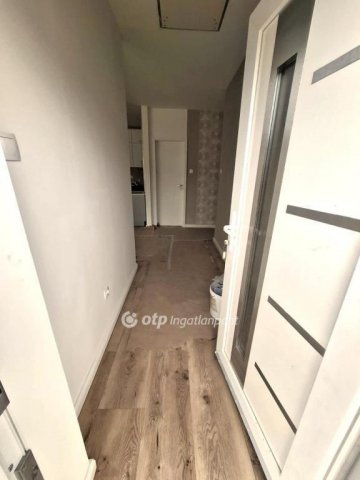 Eladó családi ház, Pusztaszabolcson 69.9 M Ft, 3 szobás