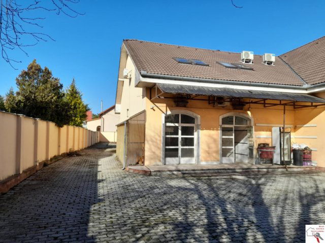 Eladó családi ház, Dombóváron 115 M Ft, 4+4 szobás