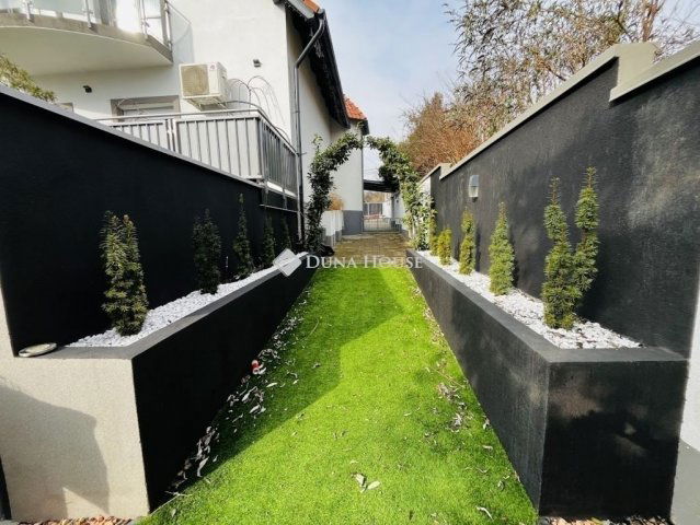 Eladó családi ház, Biatorbágyon 390 M Ft, 6 szobás