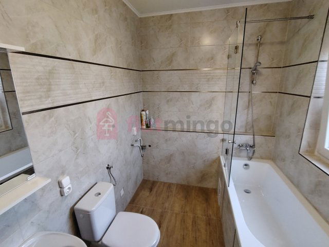 Kiadó panellakás, albérlet, Pécsett 140 E Ft / hó, 2 szobás