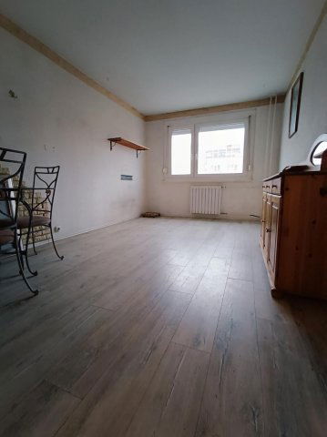 Eladó panellakás, Budapesten, III. kerületben, Folyamőr utcában