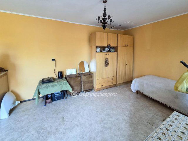 Eladó nyaraló, Győrött 16.9 M Ft, 1 szobás