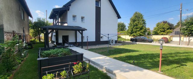 Eladó családi ház, Tatabányán 84.99 M Ft, 4 szobás