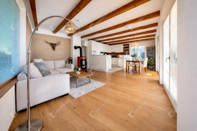 Eladó családi ház, Sopronban 240 M Ft, 7 szobás