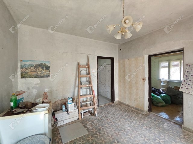 Eladó családi ház, Pápocon 16.9 M Ft, 2 szobás