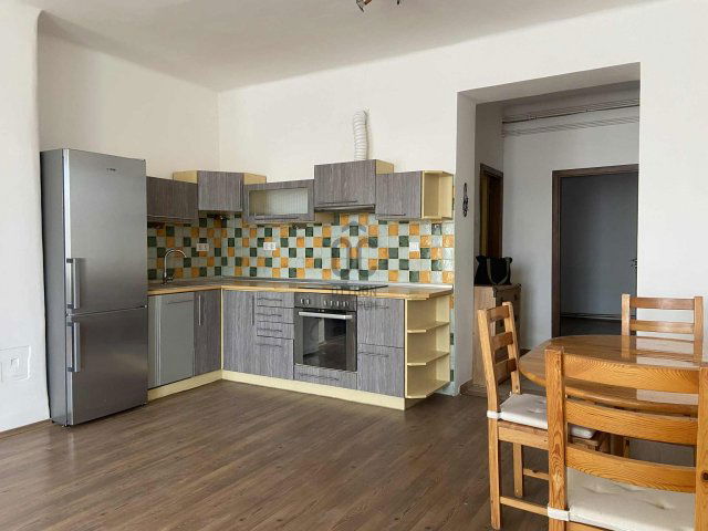 Kiadó téglalakás, albérlet, Szegeden 170 E Ft / hó, 2 szobás