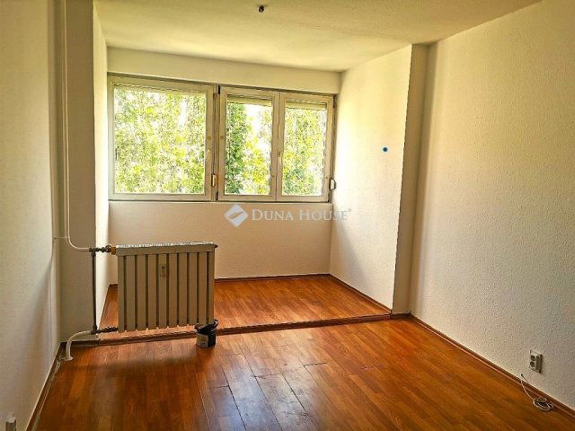 Eladó panellakás, Budapesten, III. kerületben 79.5 M Ft, 3 szobás