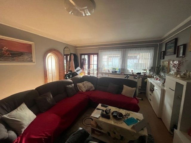 Eladó családi ház, Harkányban 62.5 M Ft, 10 szobás