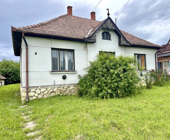 Eladó családi ház, Bakon 19 M Ft, 3 szobás