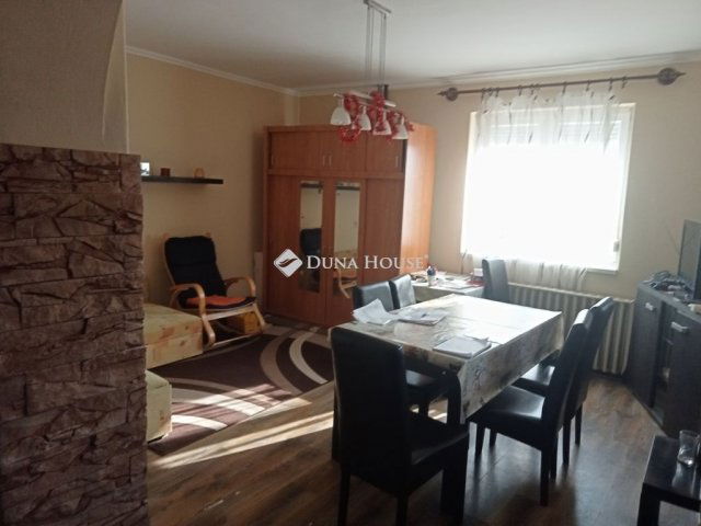 Eladó családi ház, Debrecenben 87 M Ft, 6 szobás