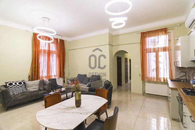 Eladó téglalakás, Budapesten, V. kerületben, Haris közben