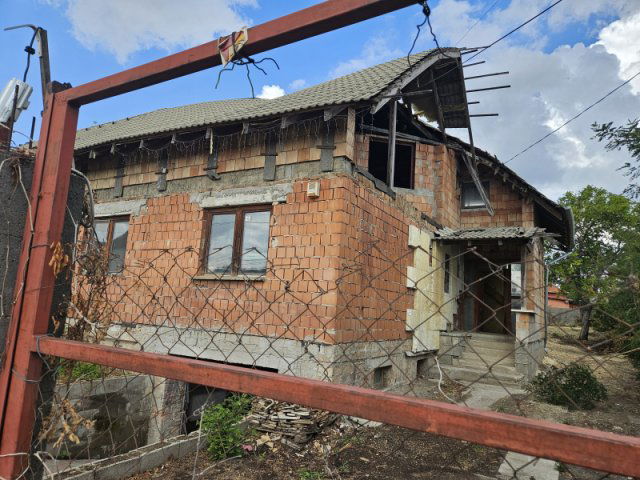 Eladó ikerház, Érden 49.9 M Ft, 4 szobás / költözzbe.hu