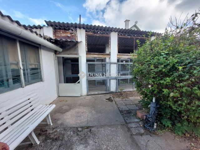 Eladó családi ház, Baján 38 M Ft, 5 szobás