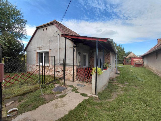Eladó családi ház, Császáron 36 M Ft, 2 szobás