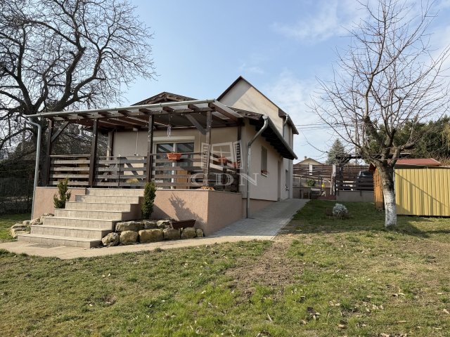 Eladó családi ház, Diósdon 115.9 M Ft, 3 szobás