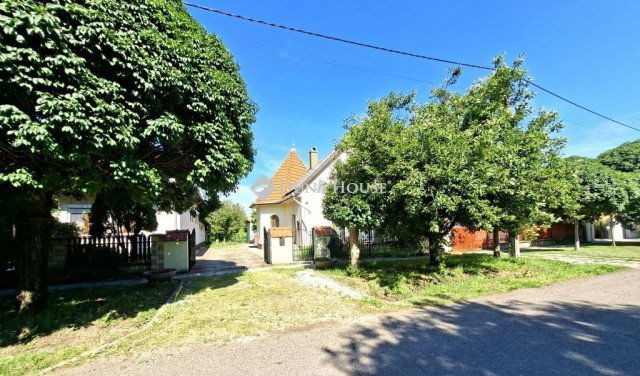 Eladó családi ház, Sarkadon 52 M Ft, 5 szobás