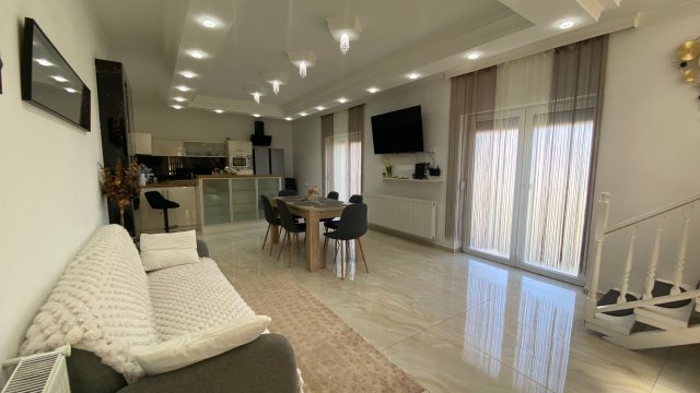 Eladó családi ház, Ozorán 33.9 M Ft, 4 szobás