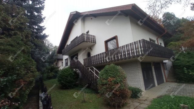 Eladó családi ház, Zalaegerszegen 185 M Ft, 8 szobás