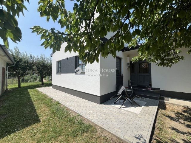 Eladó családi ház, Sén 99.99 M Ft, 4 szobás