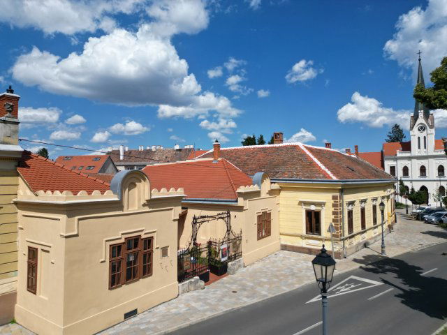 Eladó családi ház, Kőszegen 167.6 M Ft, 6 szobás
